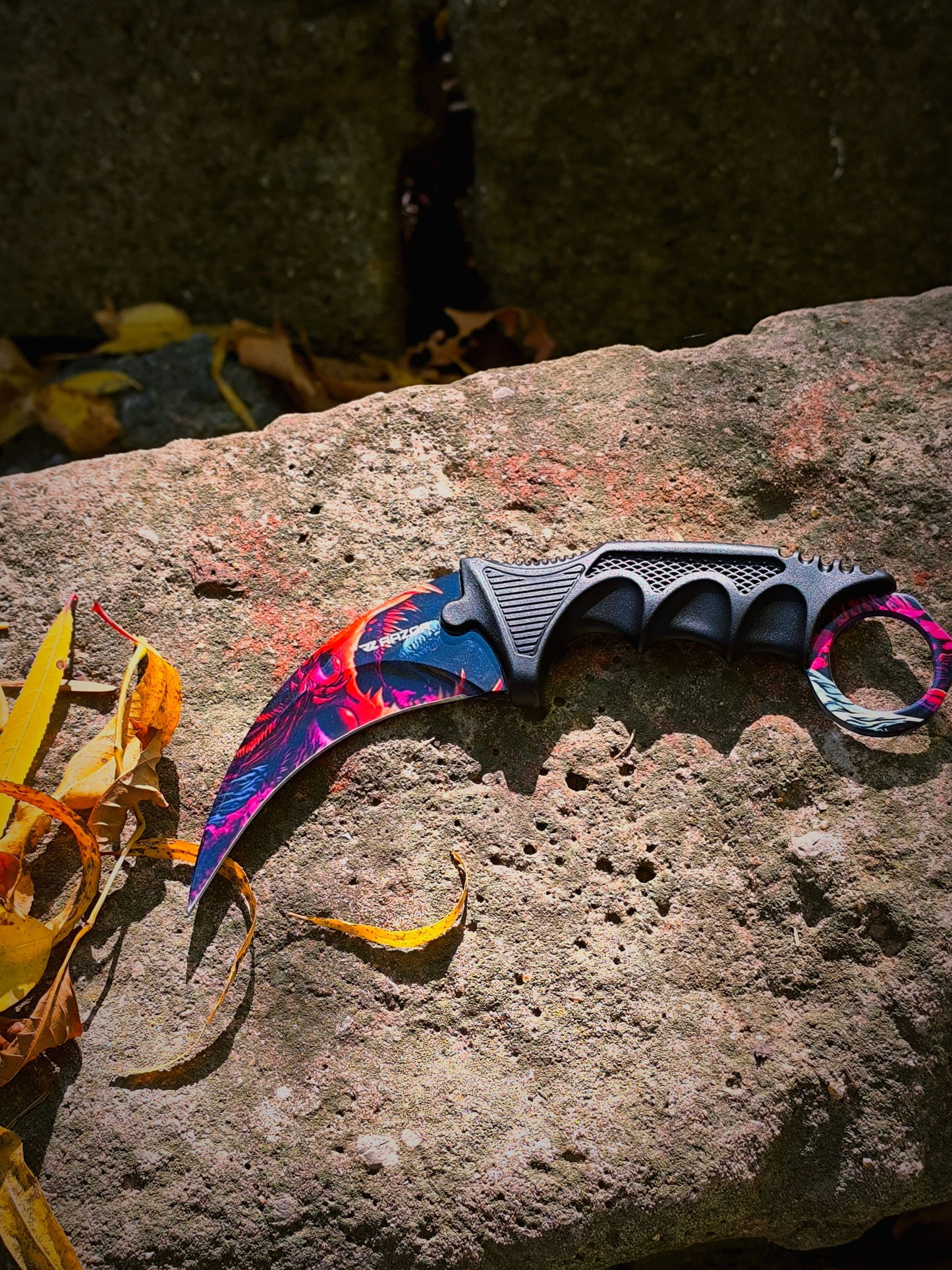 Karambit Hyperbestia 1 Counter Strike Razor Mango y Filo curvo