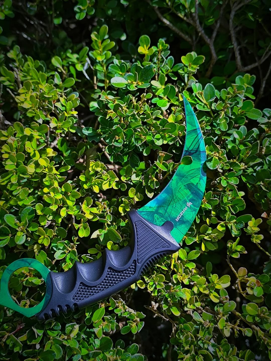Karambit Verde Doppler Green CS:GO Razor Cuchillo En Naturaleza
