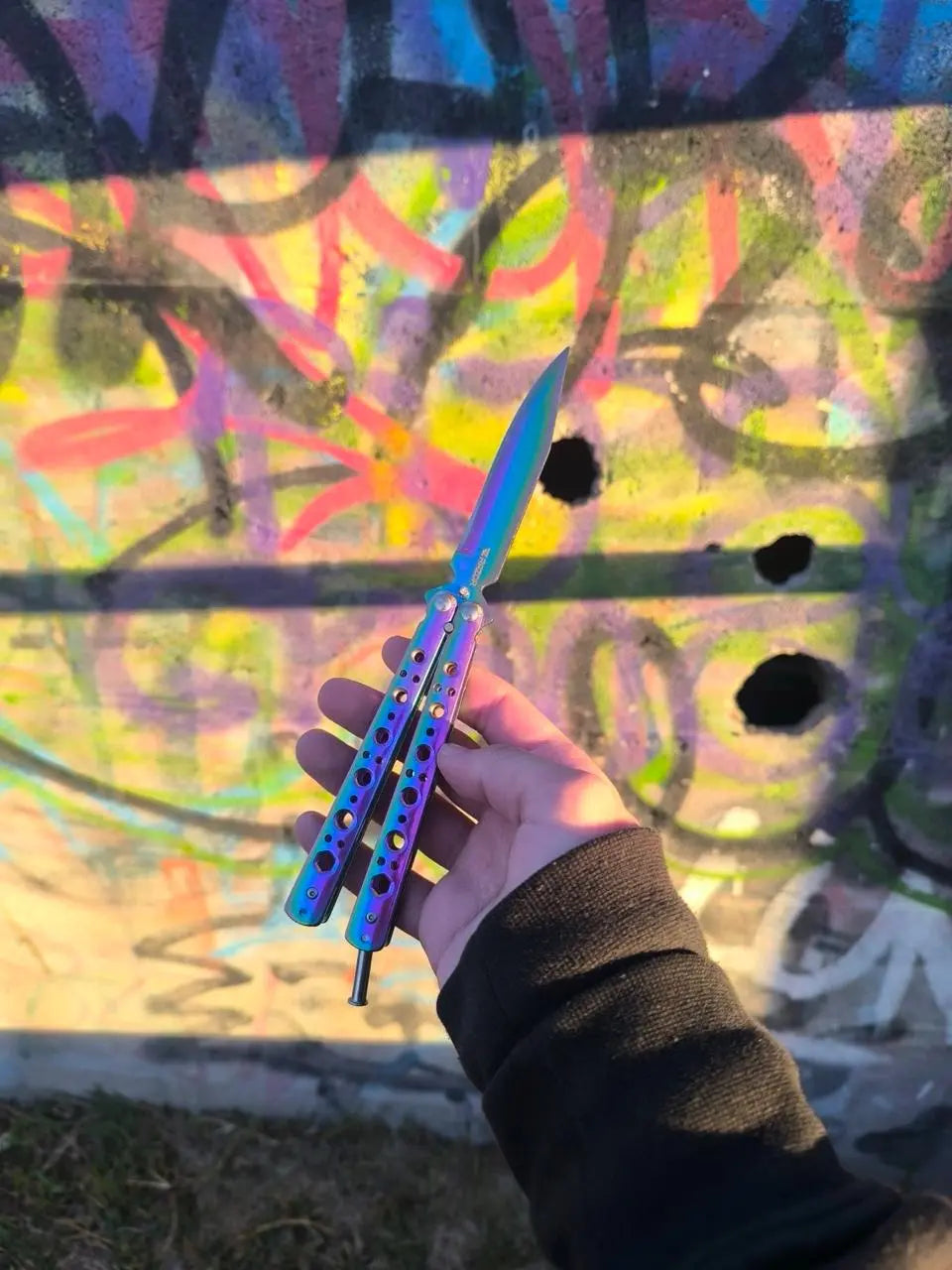 Cuchillo Navaja Mariposa Tornasol Razor butterfly knife abierto en mano 